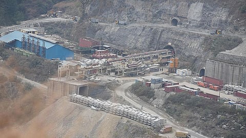 Construction of a tunnel near Haat village, Chamoli district, downhill from Joshimath, for the Vishnugad Pipalkoti hydroelectric project on the Alaknanda river in Uttarakhand (Photo: Sunny Gautam)