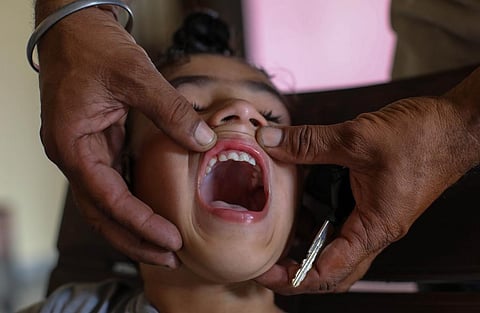 Five-year-old Gurnoor Singh’s milk teeth are breaking off in small pieces. Photo:
Vikas Choudhary / CSE
