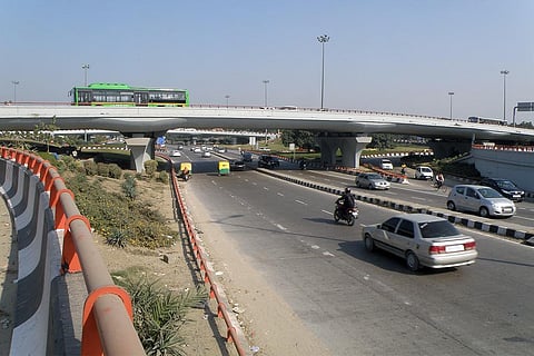 एम्स फ्लाईओवर; फोटो: विकीमीडिया कॉमन्स