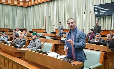 हिमाचल प्रदेश के मुख्यमंत्री सुखविंदर सिंह सुक्खू ने बजट 2024-25 सदन में पेश किया। फोटो: @CMOFFICEHP