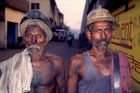 कोयला खदानों के बंद होने से 2050 तक 9.90 लाख मजदूरों की हो सकती है छंटनी, भारत में भी दिखेगा असर