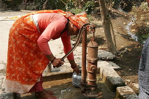 "परंपरागत साधनों के संरक्षण से ही बच सकता है जल"