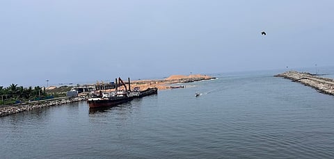 The Muthalapozhi fishing harbour in Kerala, with the two breakwaters and the navigation channel between them.