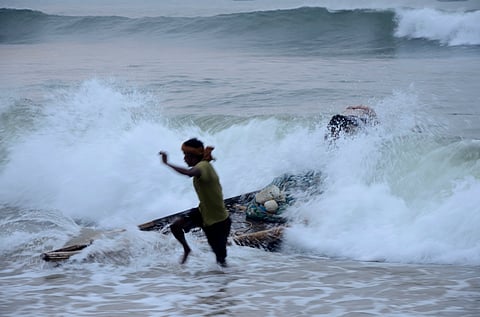 In addition to tropical cyclones and resultant flash floods, Kendrapara
district faces seasonal floods, storm surges, droughts, heatwaves, lightning strikes, coastal erosion and sea level rise