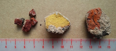 Ocher. Tinshemet Cave provided evidence for the extensive use of ocher (mineral pigments), which may have been used for body decoration.