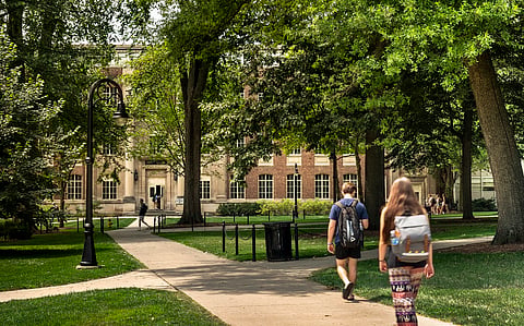 Exposure to perceptible temperature rise increases concern about climate change, higher education adds to understanding