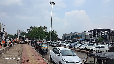How India moves: During peak hours, Raipur crawls slower than a bicycle