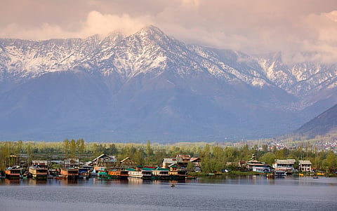Daily weather tracker: Weather takes a turn; snowfall in higher Himalayas, heavy rain alerts across several states