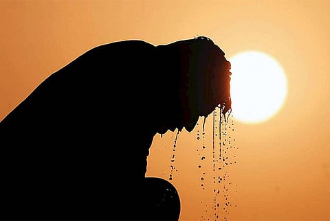 उत्तर पश्चिम भारत में प्रचंड गर्मी से त्राहिमाम मचा हुआ है, आसमान से आग बरस रही हैं।
