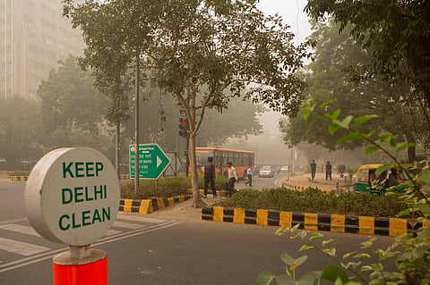 दिल्ली में 2023 के मुकाबले 2024 में पीएम 2.5 में 3.4 प्रतिशत की वृद्धि रिकॉर्ड की गई। फोटो: आईस्टॉक