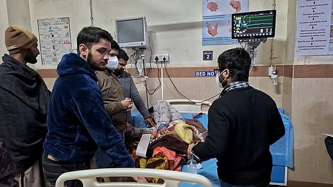 सरकारी मेडिकल कॉलेज राजौरी का आइसोलेशन वार्ड, जहां बढ़ाल के पीड़ितों का इलाज किया जा रहा है।
फोटो: मोहसिन मुश्ताक