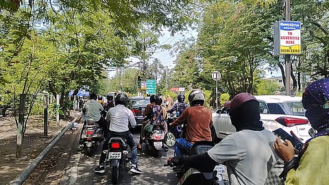 भोपाल शहर में ट्रैफिक, फोटो : राकेश मालवीय