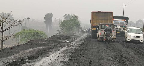 यह है सिंगरौली की सड़क का हाल। फोटो: विजय कुमार वर्मा