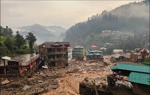 मंडी में हाल ही में हुई भारी बारिश ने जानमाल को भारी नुकसान पहुंचाया। फोटो : हिमालय नीति अभियान