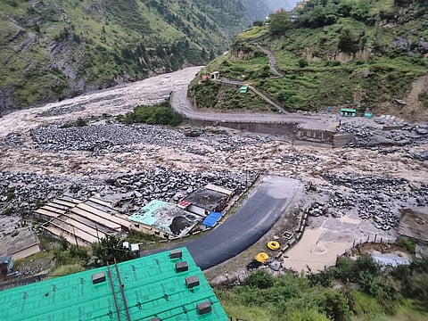 चारधाम यात्रा मार्ग भूस्खलन के कारण अवरुद्ध। फाइल फोटो : चमोली पुलिस