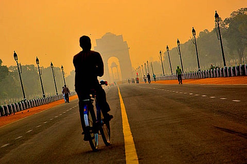 मैदानी इलाकों, खासकर दिल्ली और उत्तर भारत में, फरवरी की शुरुआत में ही गर्मी का अहसास होने लगा है।