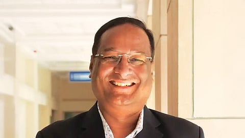 अंजल प्रकाश इंडियन स्कूल ऑफ बिजनेस के भारती इंस्टीट्यूट ऑफ पब्लिक पॉलिसी में क्लीनिकल एसोसिएट प्रोफेसर (रिसर्च) और रिसर्च डायरेक्टर हैं। साथ ही जलवायु परिवर्तन पर अंतरराष्ट्रीय पैनल के साथ भी जुड़े रहे हैं