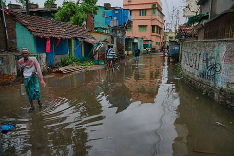 बाढ़ के दौरान कम विकास वाले इलाकों में रहने वाले लोगों के लिए मौत का जोखिम विकसित क्षेत्रों से तीन गुना अधिक पाया गया।