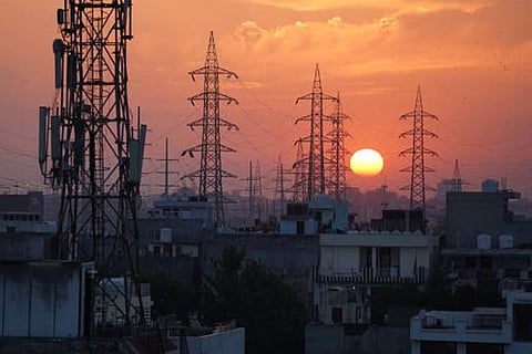 सुपर एल नीनो के कारण अगले एक वर्ष में भारत में 17.7 टेरावाट-घंटे तक बिजली उत्पादन की कमी आने की आशंका जताई गई।