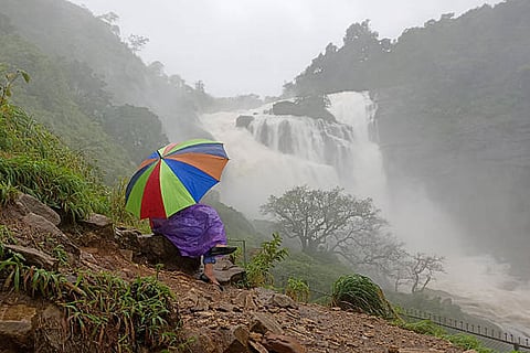 गुजरात, मध्य महाराष्ट्र, राजस्थान, मध्य प्रदेश, कर्नाटक और केरल समेत कई राज्यों में भारी से अत्यधिक भारी बारिश का पूर्वानुमान जारी।