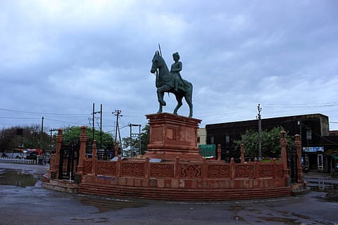 गुजरात में भारी से बहुत भारी और कुछ हिस्सों में अत्यंत भारी बारिश की चेतावनी जारी, गुजरात के 13 जिलों में हाई अलर्ट घोषित।