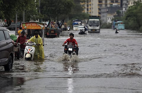 भारी बारिश के बाद नदियों में तब्दील दिल्ली के सड़कें; फोटो: विकास चौधरी/सीएसई