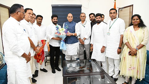 Telangana CM meets Union Minister Rajnath Singh