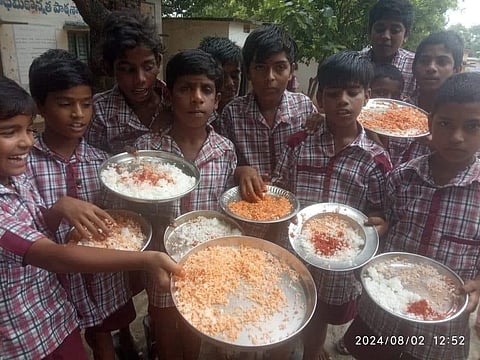 Students how their plates