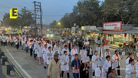Candle march by medicos