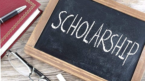 Seattle-based Indian diaspora team grants ₹25,000 scholarship to Annamalai University civil engineering student
