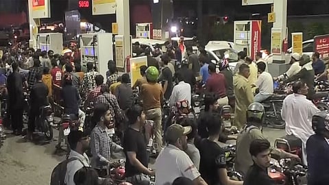 Pakistan: Fuel price surge pushes Lahore students to the brink