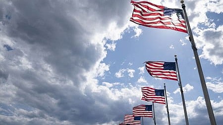 US job openings remain unchanged in March