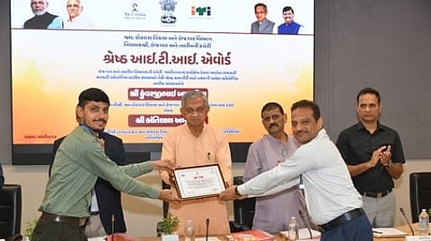 Gujarat Govt honours top 12 ITIs, highlights role in skill development