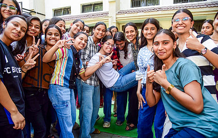 Maharashtra: Edu Minister lauds SSC students for 92.09% pass rate