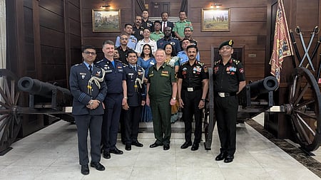 National Defence College delegation calls on Indian Ambassador in Moscow