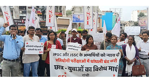 SFI, DYFI stage massive rally in Ranchi over JPSC-JSSC exam rows; demand probe into recruitment since 2001
