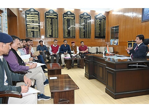 IIT Roorkee experts to probe Shimla house cracks as admin suspends tunnel blasting