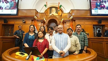 Delhi Speaker Vijender Gupta interacts with 170 students from J&K, 5 states