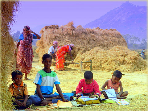 Children_studying_and_farmers_working