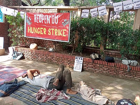 AISA student Ayush on his fifth day of hunger strike outside DU | Pic: AISA