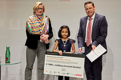 Aadhyaa with the cash prize and her award (Picture: Aravind K S)