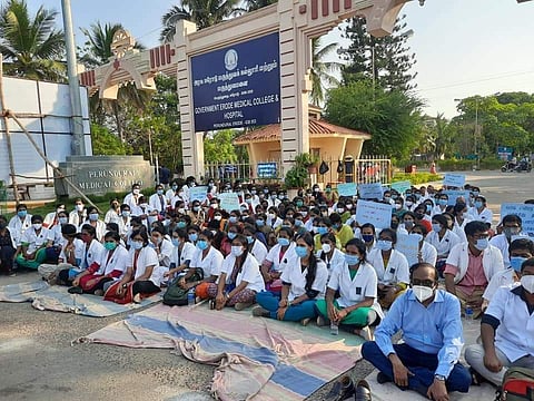 Students protesting at Erode