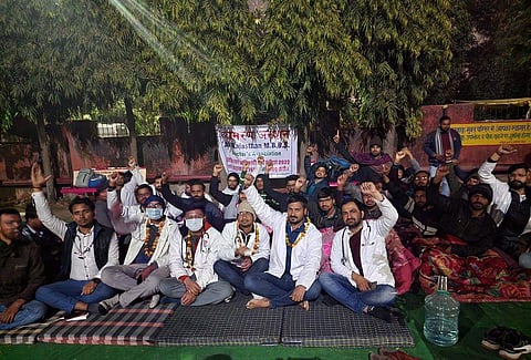 Rajasthan MBBS students on indefinite hunger strike | (Pic: Dr Vinod Bagra)