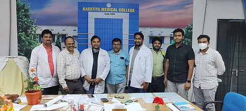 A picture from the meeting where princiapl Dr D Mohandas, Superintendent, Dr V Prasda and JUDA resolved the matter.