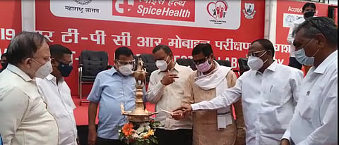 नागपुरात फिरती कोविड चाचणी प्रयोगशाळा सुरू; नितीन गडकरींच्या हस्ते उद्घाटन; २४ तासाच देणार अहवाल