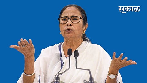 कोरोनाच्या लाटेचे संकट ‘मोदीनिर्मित’; ममता बॅनर्जी