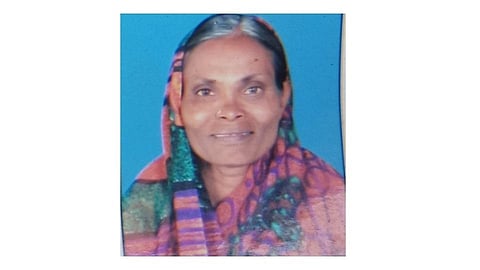 आधार हरवल्याने कुटुंबाचा आक्रोश; स्क्रॅप गोळा करणाऱ्या महिलेचा दुर्दैवी मृत्यू
