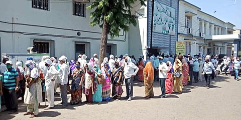 vaccination line
