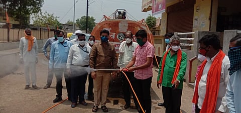बारसगाव फवारणी