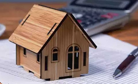 Inconveniences camps Preference to rental houses Redevelopment old housing buildings mumbai